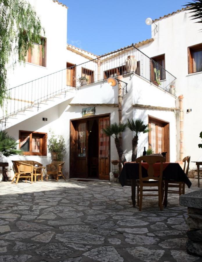 Casa Vacanze Il Cortile Custonaci Exterior foto
