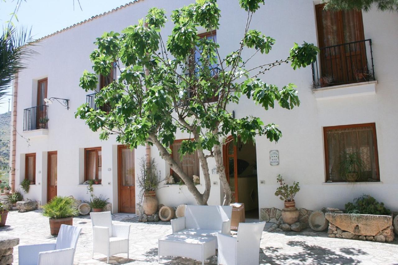 Casa Vacanze Il Cortile Custonaci Exterior foto