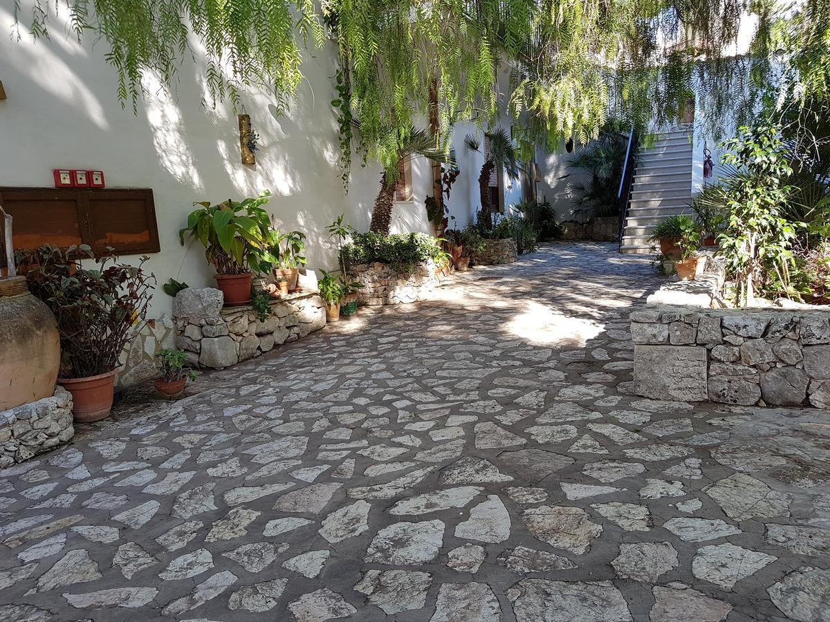 Casa Vacanze Il Cortile Custonaci Exterior foto