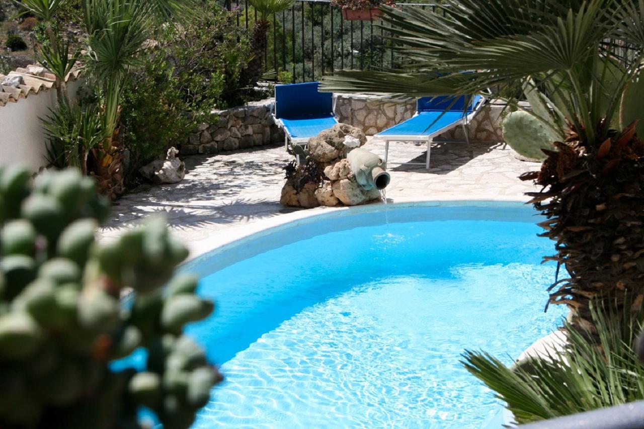 Casa Vacanze Il Cortile Custonaci Exterior foto