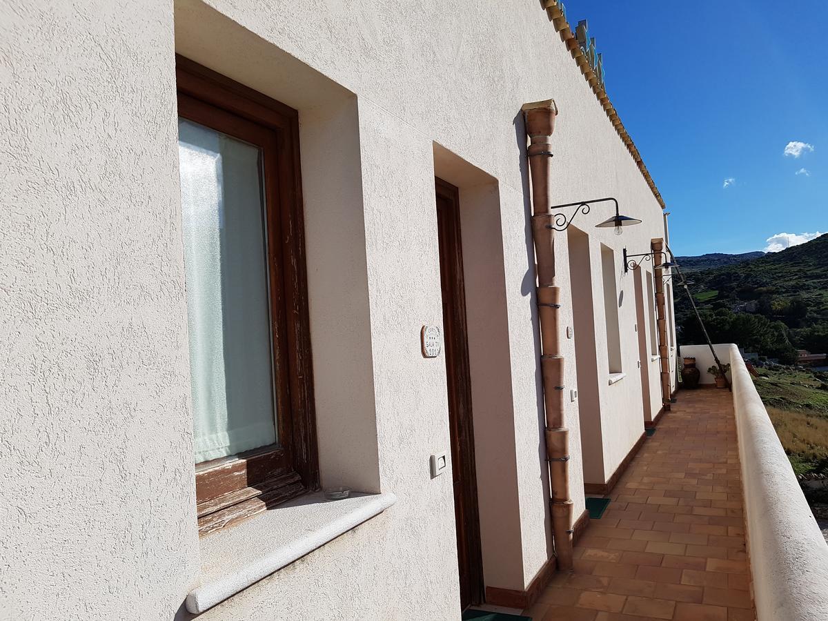 Casa Vacanze Il Cortile Custonaci Exterior foto