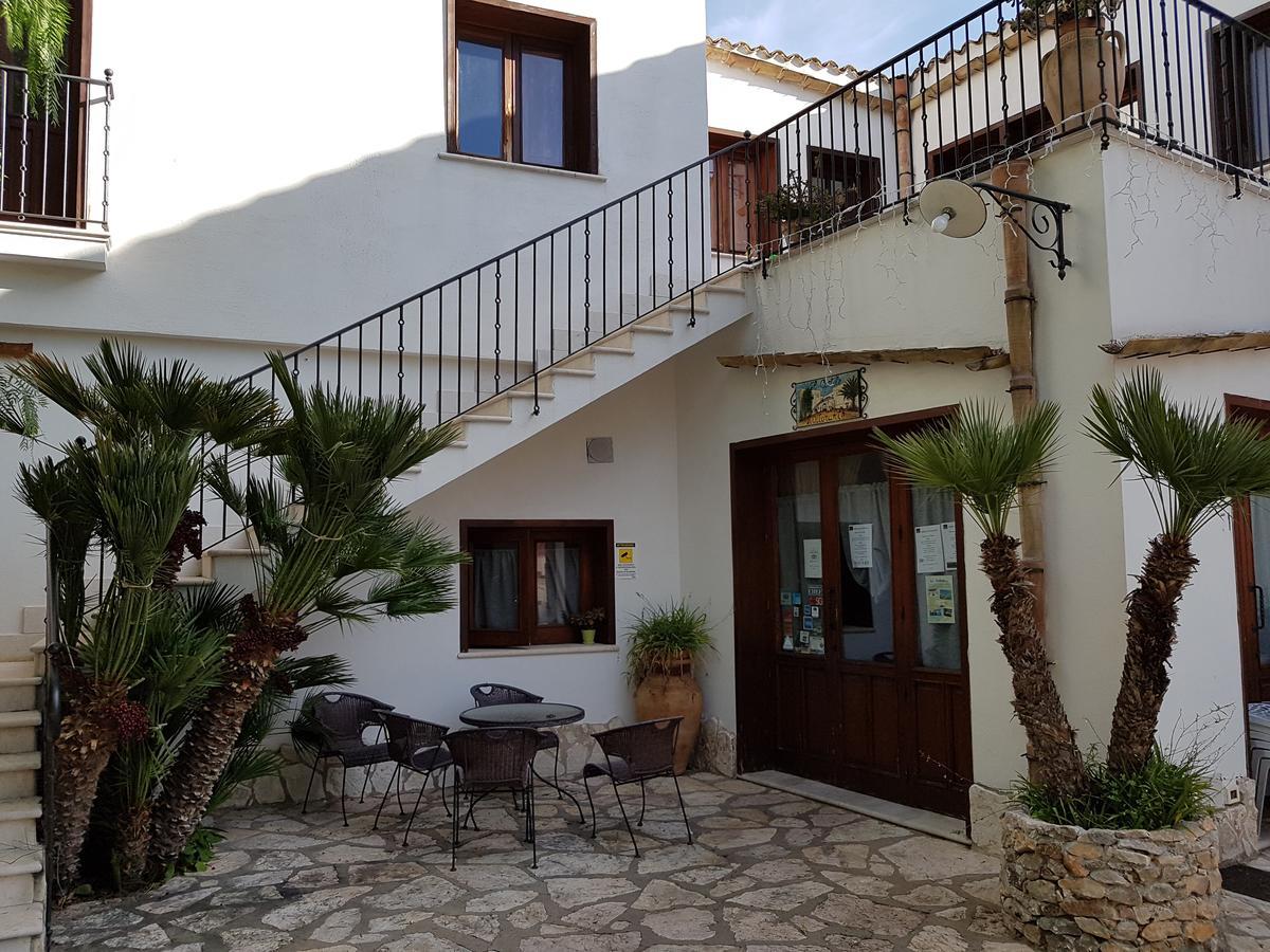 Casa Vacanze Il Cortile Custonaci Exterior foto